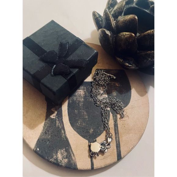 SILVER BLUE BEAR CRYSTAL NECKLACE - Picture 4 of 7